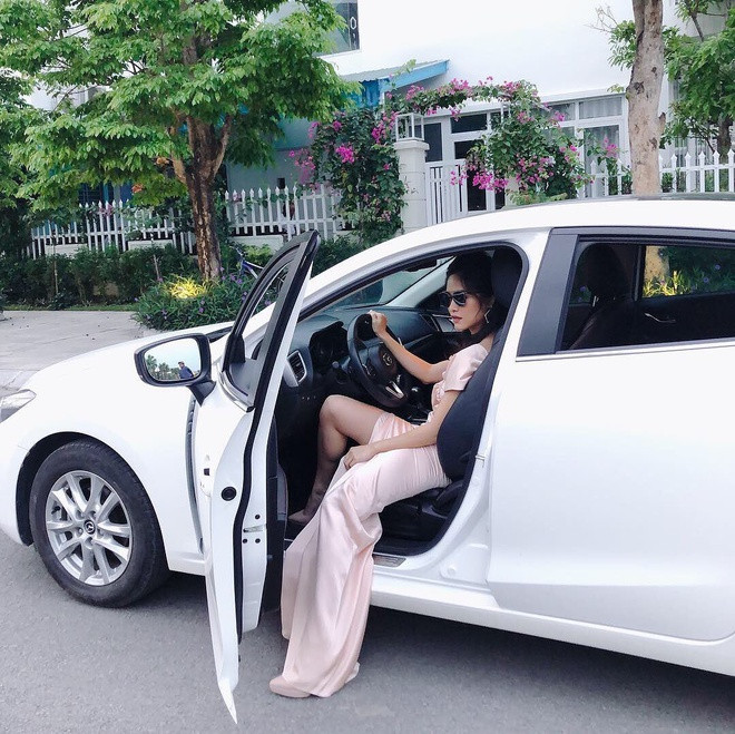 Có lẽ chính vì lối sống đó lên Mai Trang từng mua được nhà riêng năm 24 tuổi, 2 năm sau thì sắm được xế hộp sang trọng. Hiện tại, cô nàng đang có cuộc sống khiến nhiều người mơ ước.