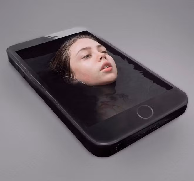 Ẩn sau những bức hình kỳ lạ của Sheidlina là nhiều thông điệp ý nghĩa. Một số tác phẩm lấy ý tưởng từ các vấn đề, thực trạng xã hội hiện đại như ô nhiễm môi trường, nghiện mạng xã hội, smartphone...