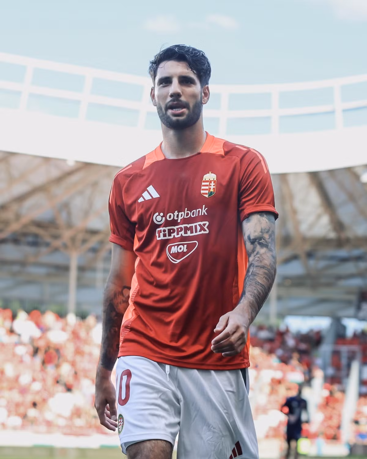 Trên cánh tay của Dominik Szoboszlai có xăm dòng chữ: "Talent is a divine blessing, but without incredible will and humility, it is worth nothing" (Tạm dịch: Tài năng do trời ban nhưng sẽ vô nghĩa nếu thiếu ý chí kiên cường và sự khiêm nhường). Đây như lời nhắc nhở thường trực anh trên con đường sự nghiệp.