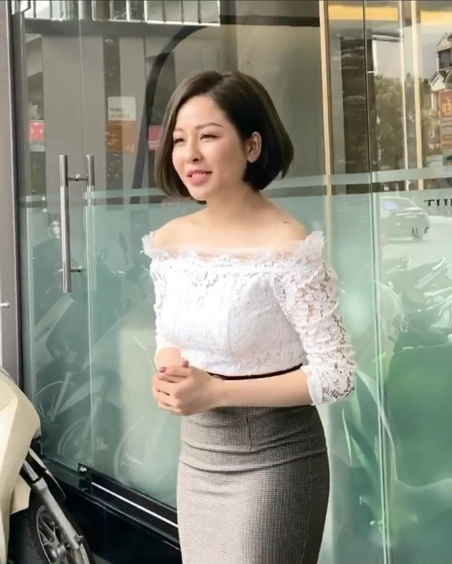 Mới đây, dân mạng lại phát hiện ra việc vòng hai của Trâm Anh to bất thường. Trong trang phục bó sát vào cơ thể, hot girl quê Thanh Hoá lộ bụng không mấy thon gọn dù trong những bức hình khác, cô sở hữu cơ bụng trong mơ.