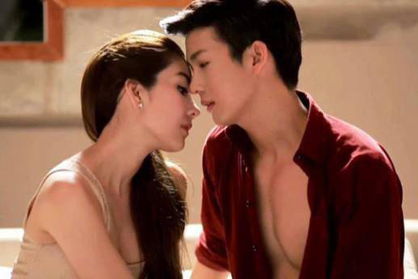 Den nha sep chuc Tet, vo sep dua “tin vat” khien toi “dung hinh”