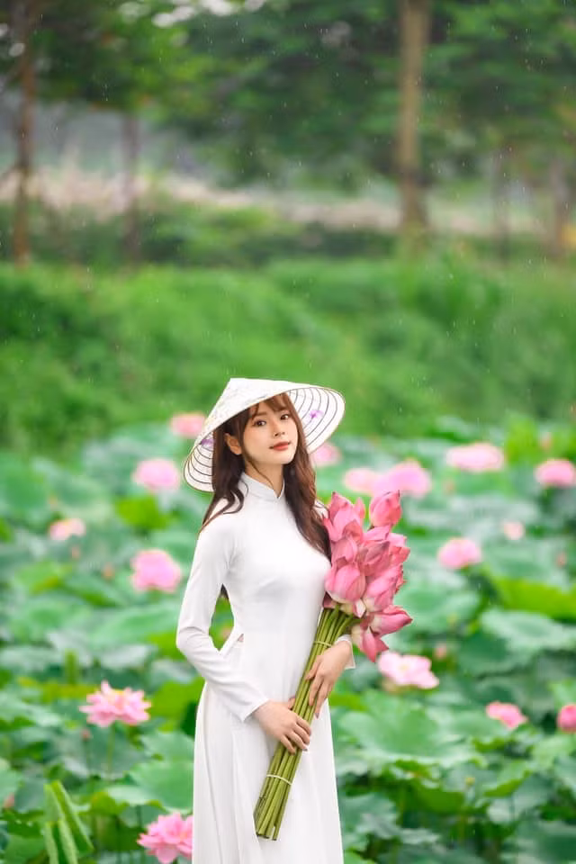 Xinh đẹp, giỏi giang lại đa tài, ấy thế mà Đặng Ngân Hà được giới trẻ mến mộ đến như vậy.