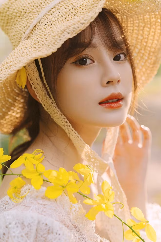 Hà từng chia sẻ, cô thích khám phá những điều mới lạ, đi đến những miền đất mới, tiếp xúc với những con người mới. Mời quý độc giả đón xem thêm video Gặp nữ sinh xứ Nghệ "nói 7 thứ tiếng" - Nguồn: KÊNH VTC14