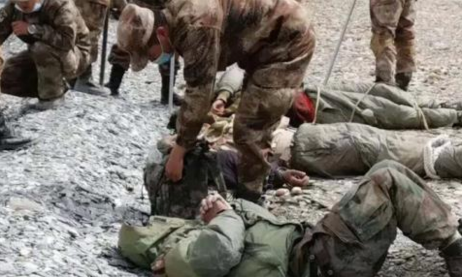 Bac Kinh noi gi khi vu khi hang nang duoc dieu den bien gioi Trung - An