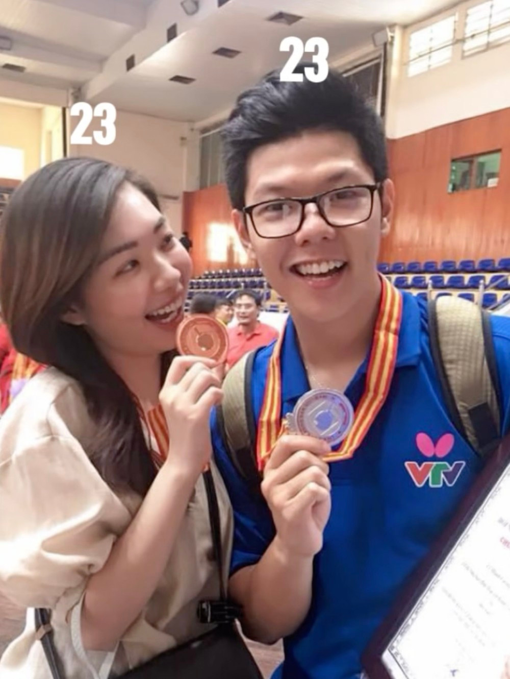 Trong loạt ảnh được chia sẻ, Gia Đình Truyền Hình đã ghi lại những khoảnh khắc ý nghĩa nhất của hành trình tình yêu của mình.