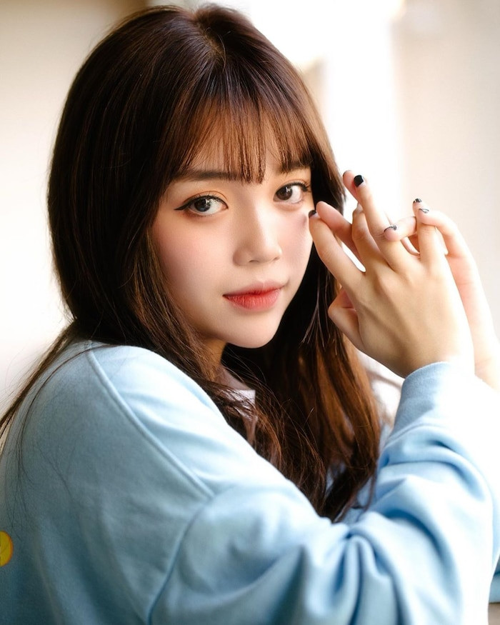 Thời gian gần đây, Linh Ngọc Đàm vướng phải một loạt các scandal như lộ clip nóng, bị bắt vì sử dụng bóng cười và tố hot girl Midu sống hai mặt, giả tạo.