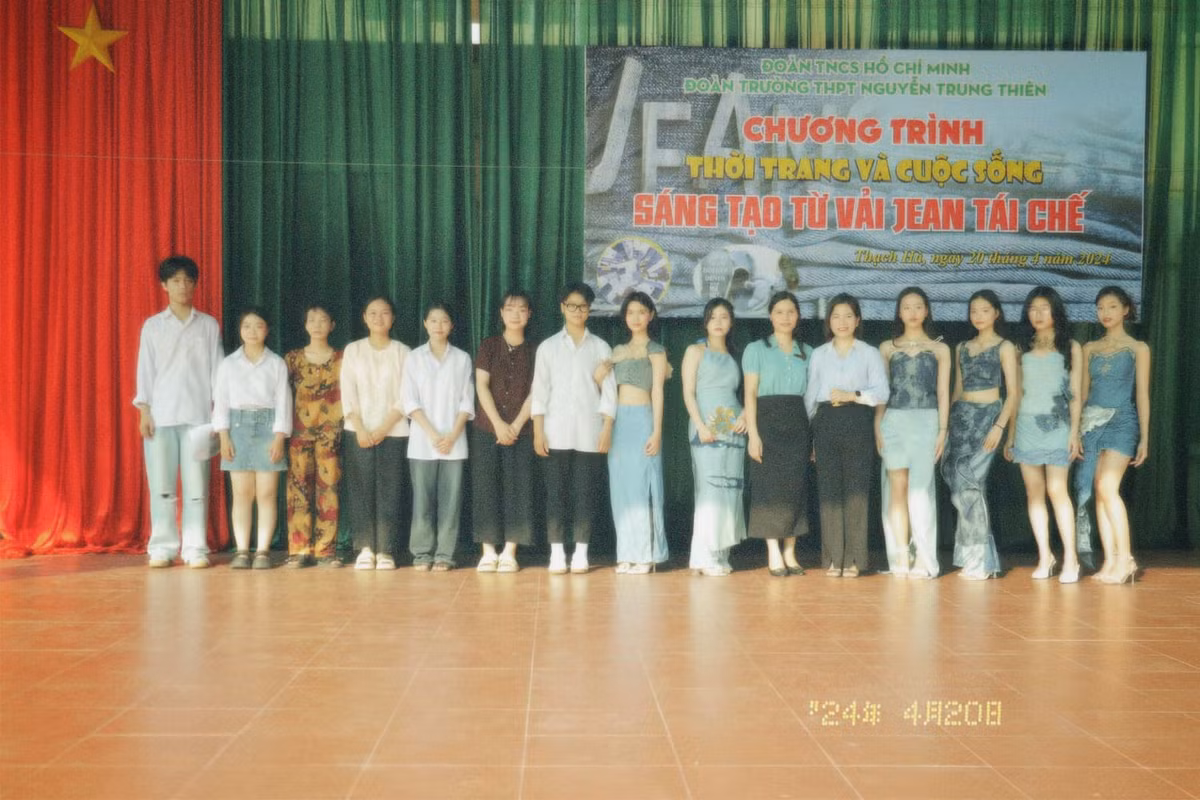 Nhiều người không khỏi xuýt xoa trước "tài không đợi tuổi" của những bạn học sinh.