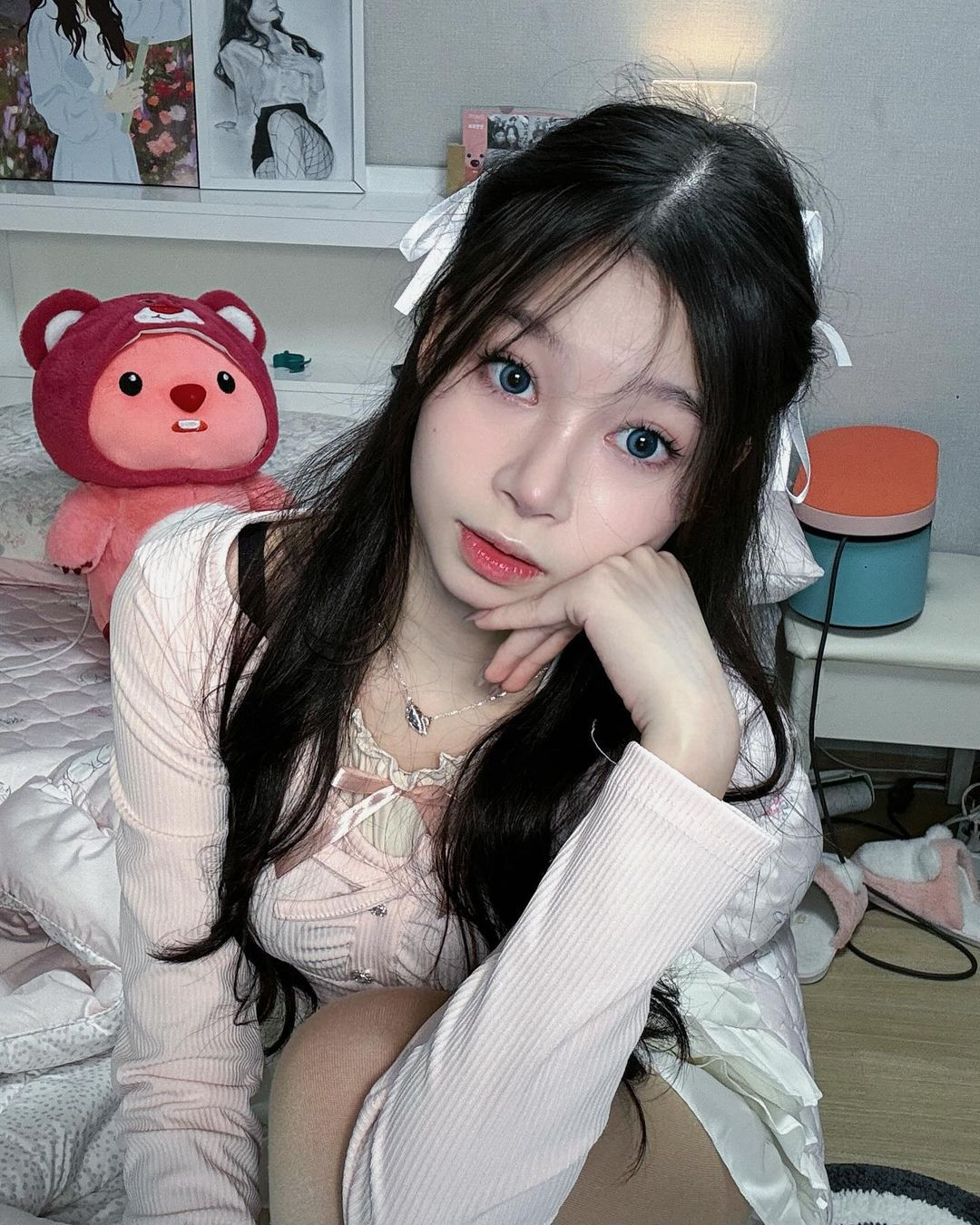 Ngoài kênh Tiktok, trang cá nhân của cô trên Insta và Facebook cũng thu hút hàng chục nghìn lượt theo dõi.