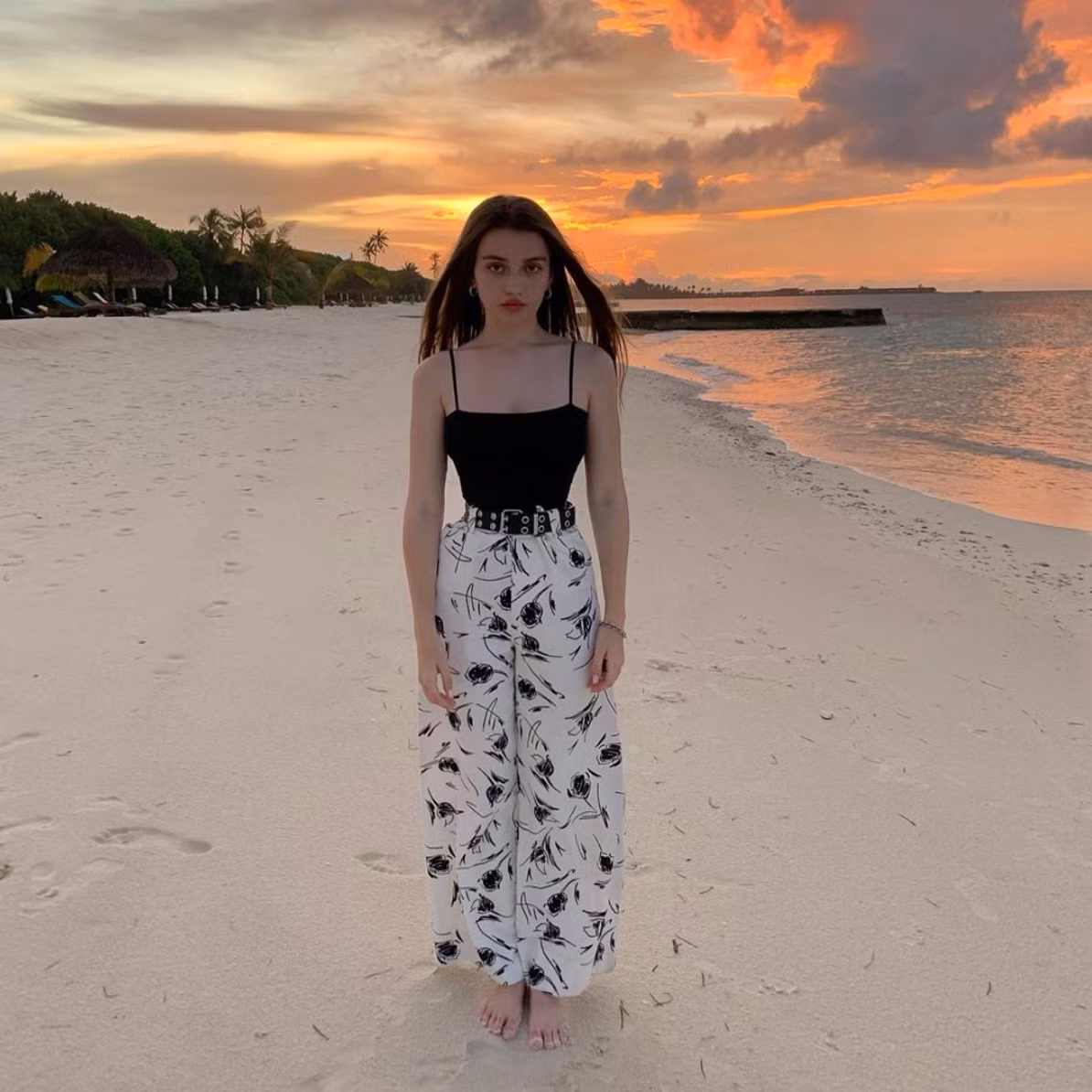 Trước khi đó, nàng hot girl từng sở hữu thân hình mất cân đối, cô nặng 55kg nhưng cao 1m54. Bị chê bai về ngoại hình, Yana lao vào luyện tập, nhịn ăn để giảm cân. Thế nhưng sau đó, cô trông không khác gì bộ xương di động khi chỉ nặng có 37kg và cao 1m60.