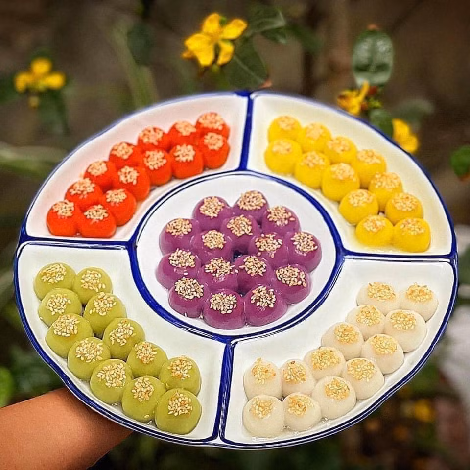 Trong văn hóa dân gian, Tết Hàn thực còn được gọi là Tết bánh trôi - bánh chay ("hàn thực" có nghĩa là "thức ăn lạnh"), là một ngày tết truyền thống phổ biến ở miến Bắc Việt Nam và trong cộng đồng người Hoa.