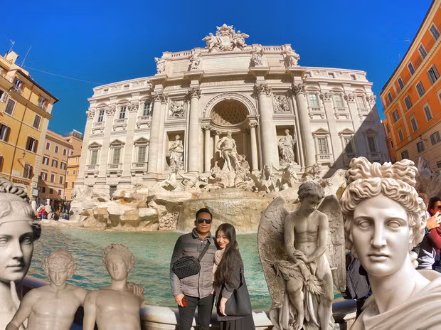 Là một ca sĩ nổi tiếng bởi những phát ngôn ngông cuồng nhưng khi trở về nhà, Duy Mạnh lại là một người cha mẫu mực, nghiêm khắc trong việc dạy con.