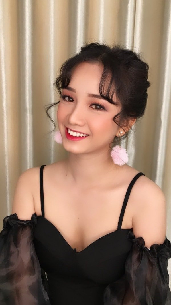 Thậm chí nhiều dân mạng còn cho rằng nữ sinh này và Nhã Phương là hai chị em song sinh.