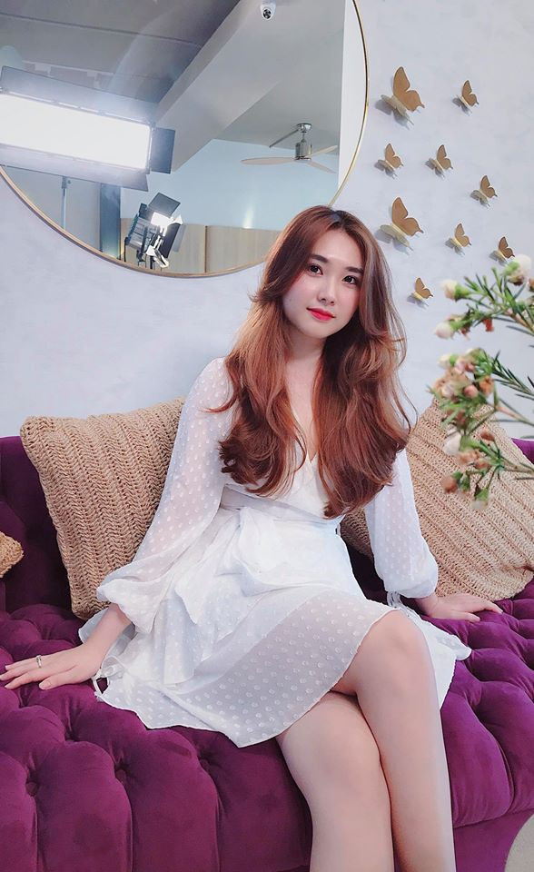 Hậu chia tay, bạn gái cũ Bùi Tiến Dũng thường chia sẻ những bức ảnh khoe thân nóng bỏng trong bộ bikini gây chú ý CĐM.