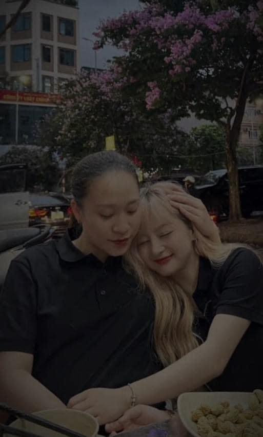 Được biết người yêu của Gấm Kami ít hơn cô 2 tuổi.