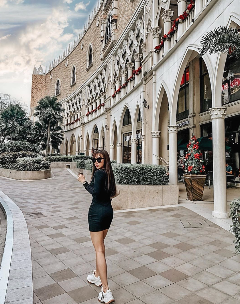 Thế nhưng Hoàng Đức cũng khẳng định việc Gia Hân có mặt trên khán đài giúp anh có thêm động lực để thi đấu hơn. Đây có lẽ chính là lý do mà hot girl không ngần ngại xa xôi, luôn cố gắng có mặt để cổ vũ bạn trai cùng các đồng đội.