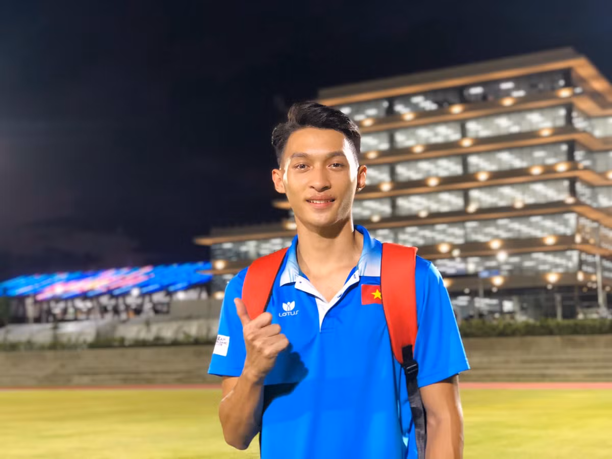 Ngoài Nhật Hoàng thì VĐV điền kinh Trần Văn Đảng cũng là người từng thực hiện điệu "múa quạt" tại SEA Games 30.