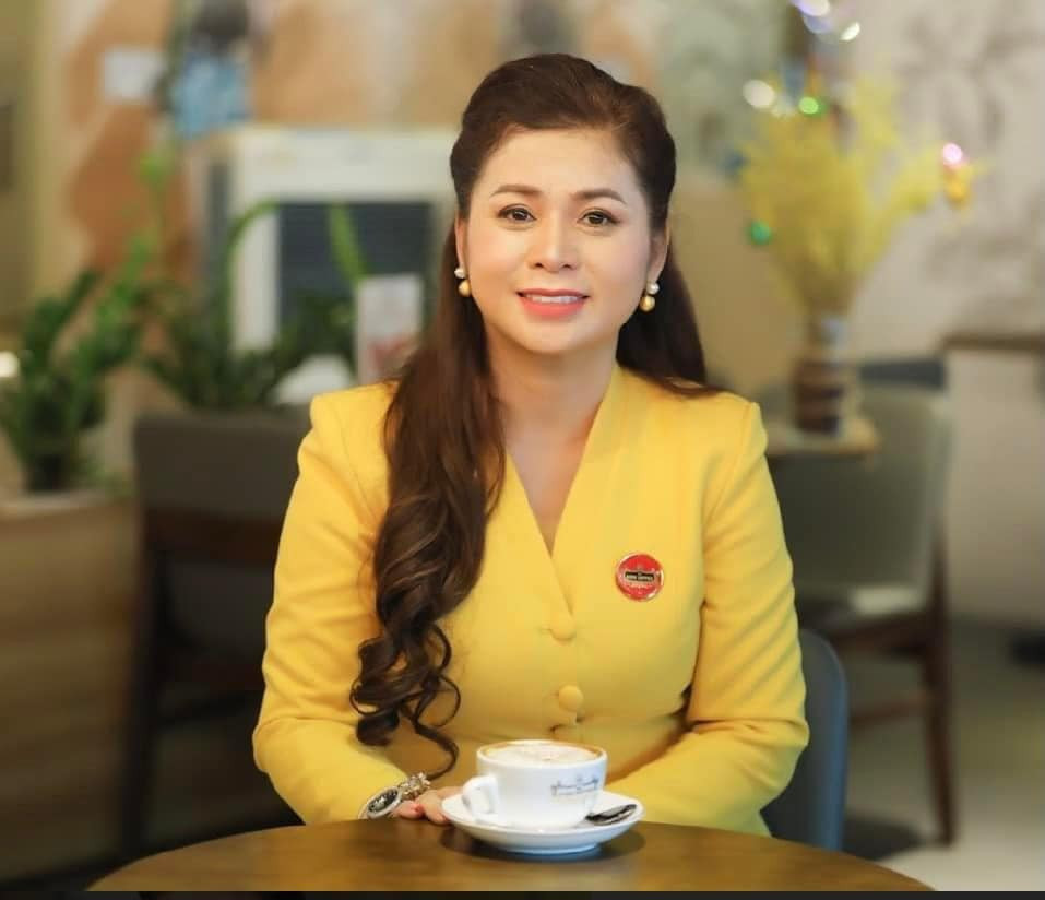 Bà cũng xây dựng thương hiệu cà phê riêng và đạt được thành công nhất định.