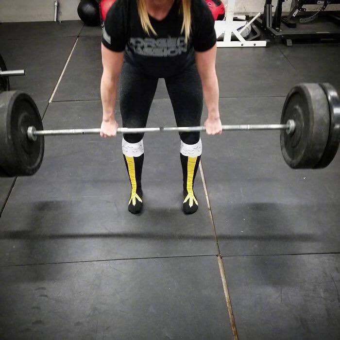 Dù là hoạt động ngoài trời hay trong nhà, chị em cũng không lo chân thô chân kém xinh nữa rồi.