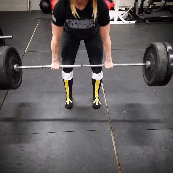 Dù là hoạt động ngoài trời hay trong nhà, chị em cũng không lo chân thô chân kém xinh nữa rồi.