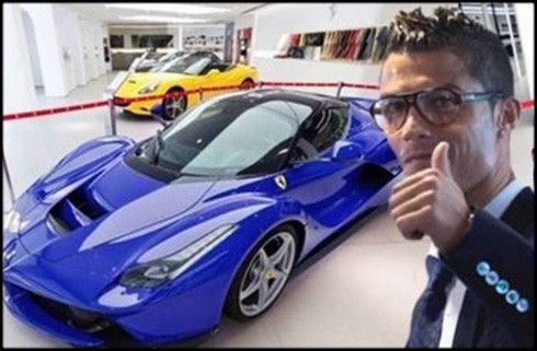 Trong bộ sưu tập siêu xe của Cristiano Ronaldo, đáng nói nhất là Ferrari LaFerrari giá 3 triệu USD. Siêu xe này đúng là một con quái vật với công suất lên tới 789 mã lực và đạt mức tối đa 949 mã lực.