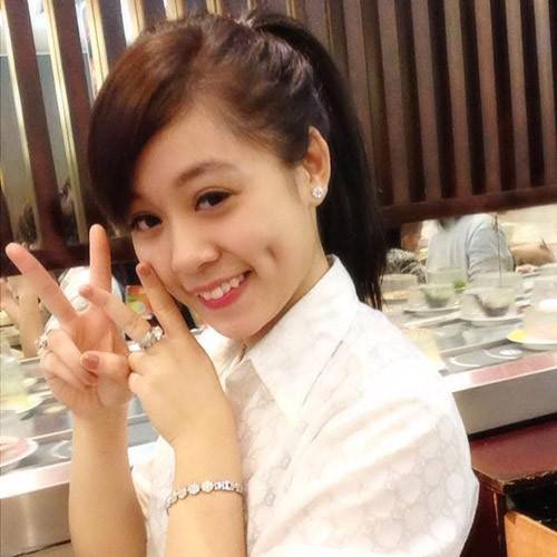 Học chuyên ngành cảnh sát giao thông nhưng Kiều Anh lại rất thích múa dân gian và thường xuyên tham gia các hoạt động văn hóa nghệ thuật tại trường đại học.