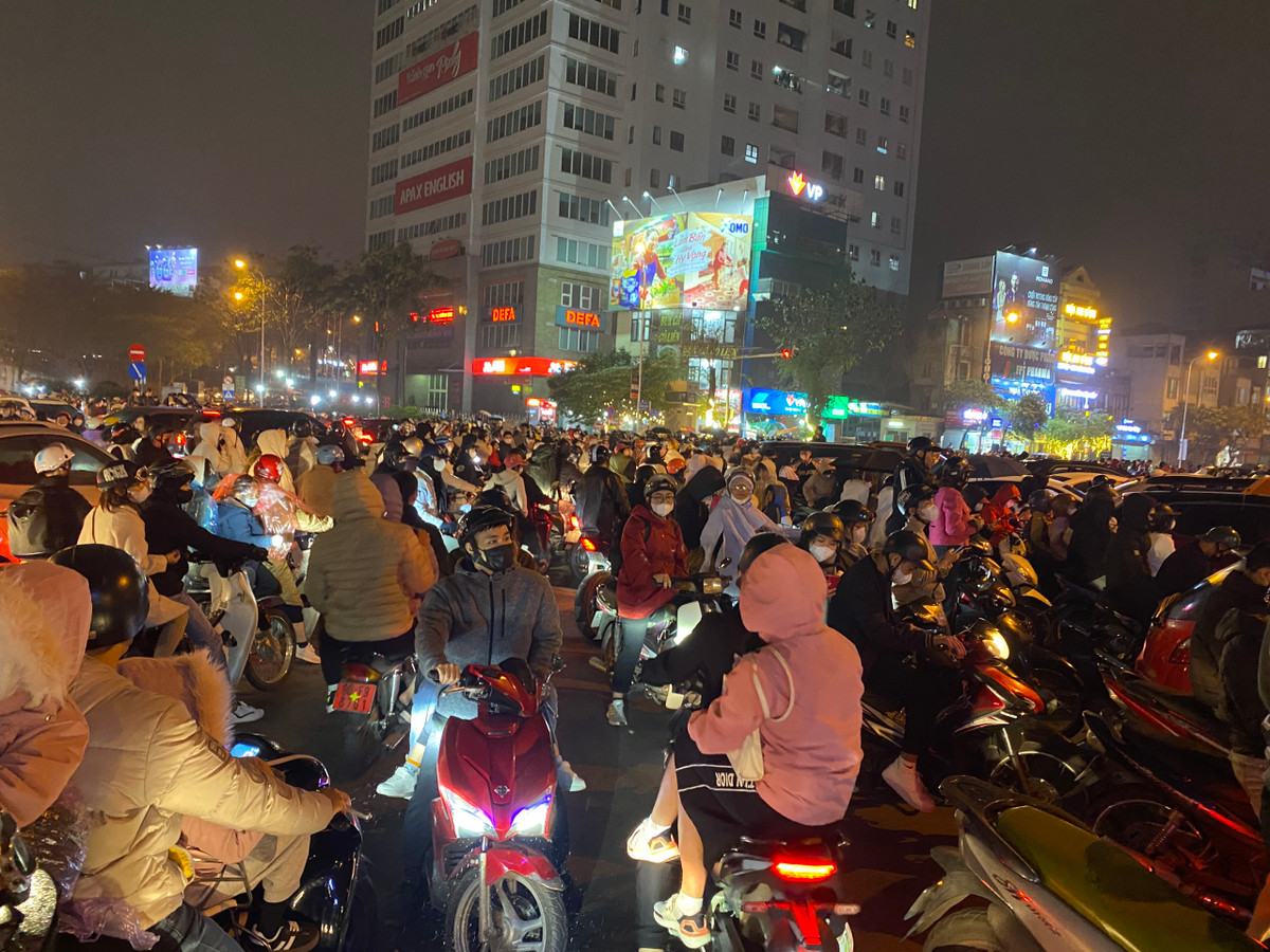 Sau thành công của Lễ hội ánh sáng "Rực rỡ Thăng Long" vào dịp Tết Nguyên đán vừa qua, hôm nay (9/3), một sự kiện trình diễn ánh sáng sẽ được diễn ra tại Hồ Tây. Sự kiện này nằm trong chương trình "Du lịch Hà Nội chào 2024 - Get on Hanoi 2024"