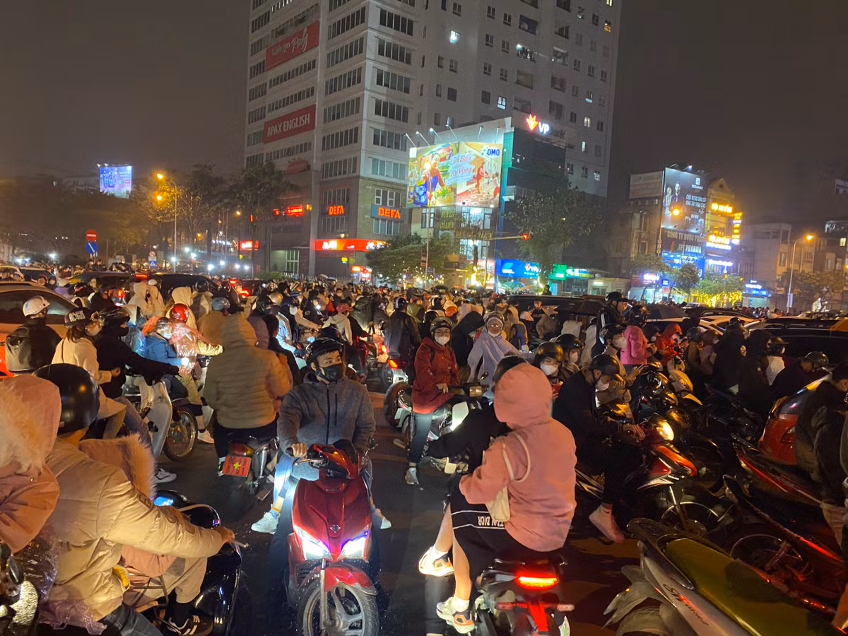 Sau thành công của Lễ hội ánh sáng "Rực rỡ Thăng Long" vào dịp Tết Nguyên đán vừa qua, hôm nay (9/3), một sự kiện trình diễn ánh sáng sẽ được diễn ra tại Hồ Tây. Sự kiện này nằm trong chương trình "Du lịch Hà Nội chào 2024 - Get on Hanoi 2024"