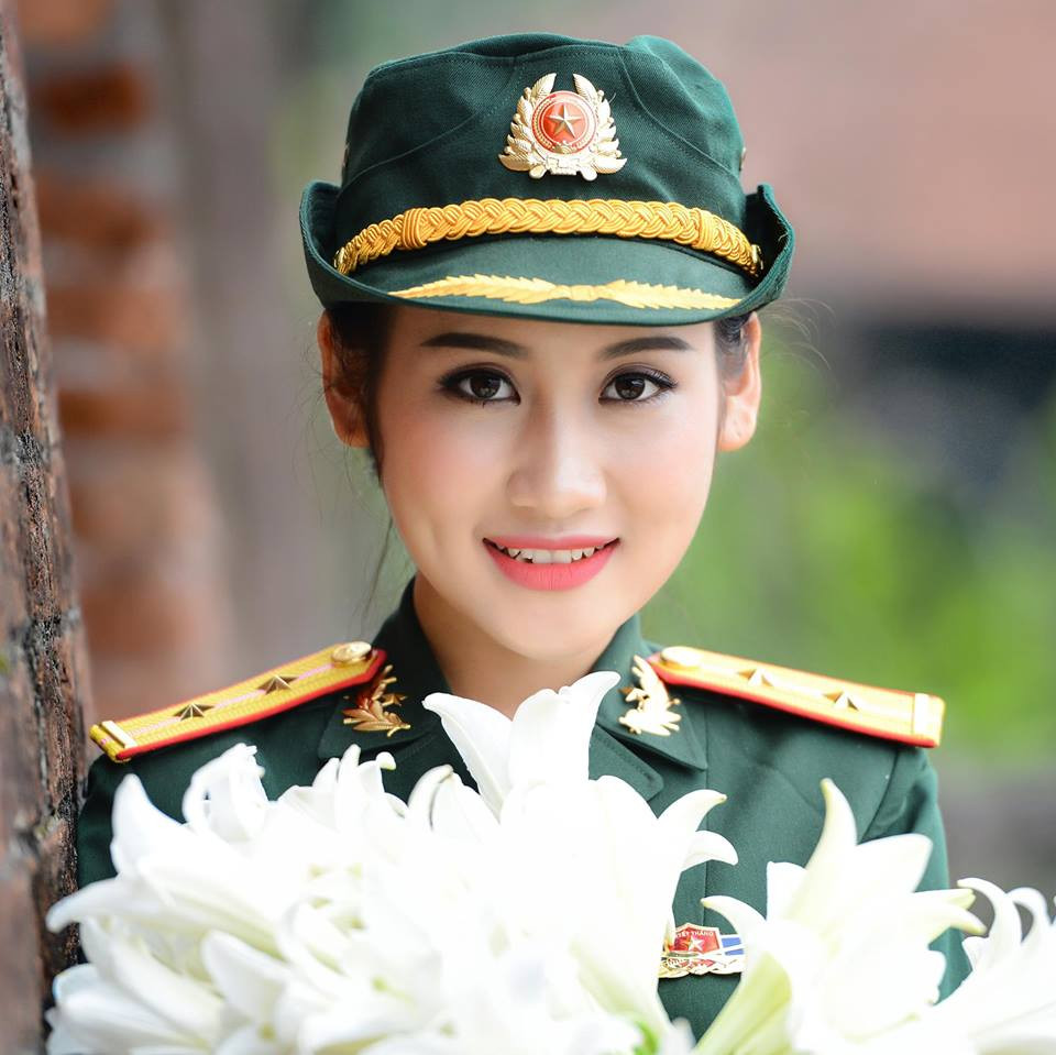 Nguyễn Đặng Anh Phương là cái tên khá nổi của trường ĐH Văn hóa Nghệ thuật Quân đội bởi vẻ ngoài đằm thắm và những kinh nghiệm, thành tích trong học tập và hoạt động.