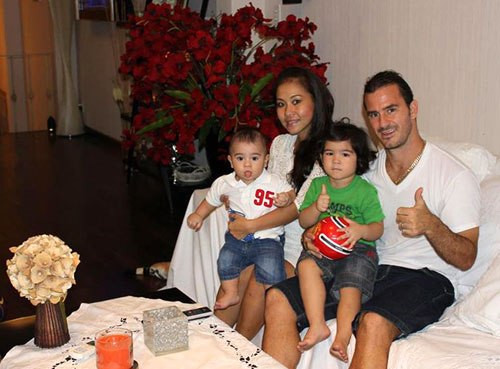 Sau đám cưới vào cuối năm 2004, Huỳnh Kesley và bà xã Huỳnh Thị Lệ Lộc có hai cậu con trai Kevin hơn 4 tuổi và Kylan hơn hai tuổi. Hai vợ chồng tự hào khi các con trai có thể nói tốt tiếng Việt, tiếng Bồ Đào Nha lẫn tiếng Anh. 