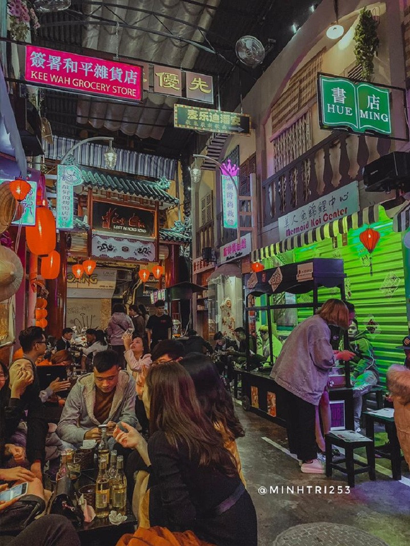 Không cần phải ghen tỵ với các bạn trẻ Sài Gòn hay Đà Lạt bởi có những địa điểm check-in cực chill nữa, Hà Nội mới đây đã có Lost in Hong Kong, một nơi mới toanh thích hợp để "sống ảo".