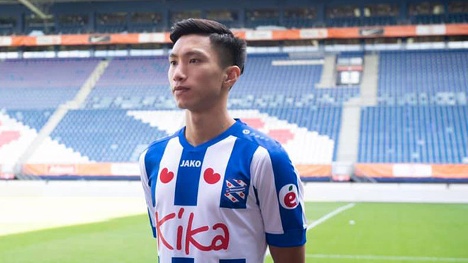 Tháng 8 vừa qua, Văn Hậu bắt đầu sang thi đấu trong màu áo của CLB SC Heerenveen, thế nhưng anh vẫn về Việt Nam, có mặt đầy đủ tại các giải đấu quan trọng. Tuy nhiên sắp tới ở giải U23 Châu Á, anh chàng sẽ bỏ lỡ cơ hội cùng tuyển Việt Nam thi đấu bởi CLB Hà Lan không chịu nhả quân.