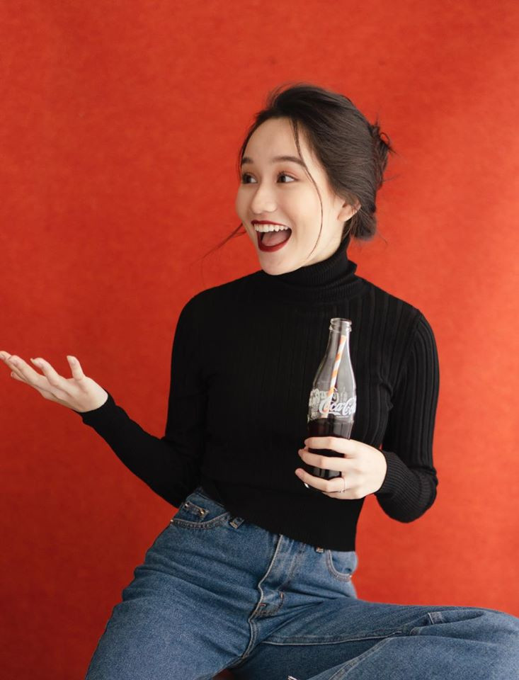 Được chú ý sau khi vào vài Hà Lan trong dự án phim "Mắt biếc" của đạo diễn Victor Vũ, Trúc Anh gây chú ý nhờ vẻ ngoài xinh đẹp, trong sáng đúng chất một cô học sinh nhà quê lên thành phố học tập.