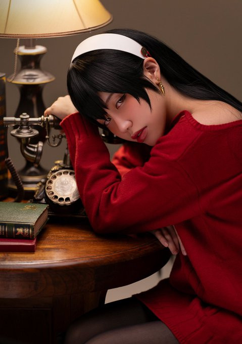 Một điều không thể phủ nhận là Ain Nguyễn luôn chỉn chu trong từng tạo hình, từ trang phục đến cách trang điểm.