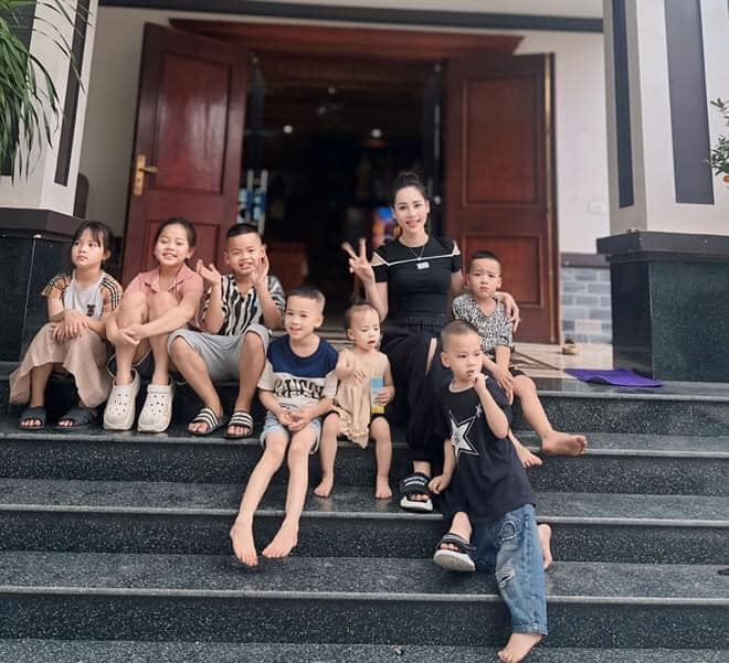 Theo Tuyết, chi phí sinh hoạt gồm tiện viện, sữa, bỉm... tối thiểu khoảng 50 triệu/tháng.