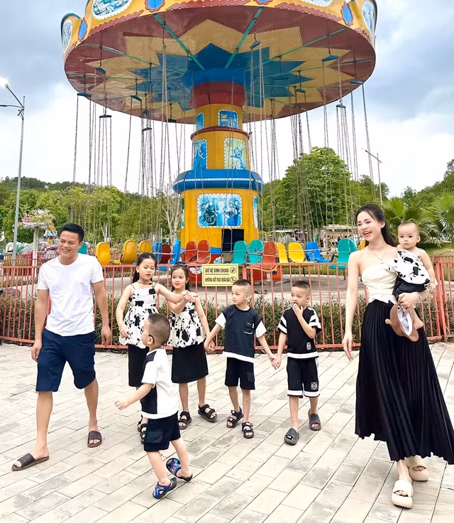 Sau khi kết hôn vào năm 2013, cô lần lượt sinh 6 người con: bé đầu năm 2014, bé thứ hai năm 2016, bé thứ ba năm 2017, bé thứ tư năm 2018, bé thứ năm 2020, bé thứ sáu năm 2022.