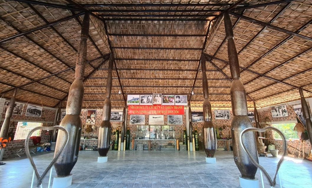 Nhằm lưu giữ lại những ký ức của những năm tháng khốc liệt và hào hùng của dân tộc, người đàn ông này đã quyết tâm xây dựng nên một công trình thật đặc biệt.