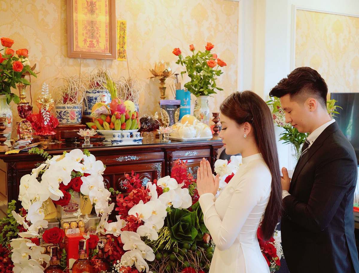 Mới đây, Hà My cùng bạn trai làm lễ dạm ngõ, chính thức chuẩn bị về chung một nhà.