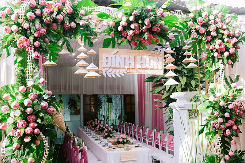 Đám cưới được trang hoàng bằng 2000 bông hoa sen gây sốt mạng Dam cuoi duoc trang hoang bang 2000 bong hoa sen gay sot mang