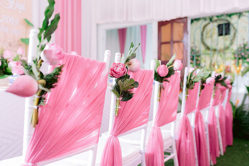 Được biết, đám cưới Đắk Lắk đặc biệt này là của chú rể Trần Đại (SN 1988) và cô dâu Kim Quý (SN 1998) diễn ra vào ngày 6/11 vừa qua.