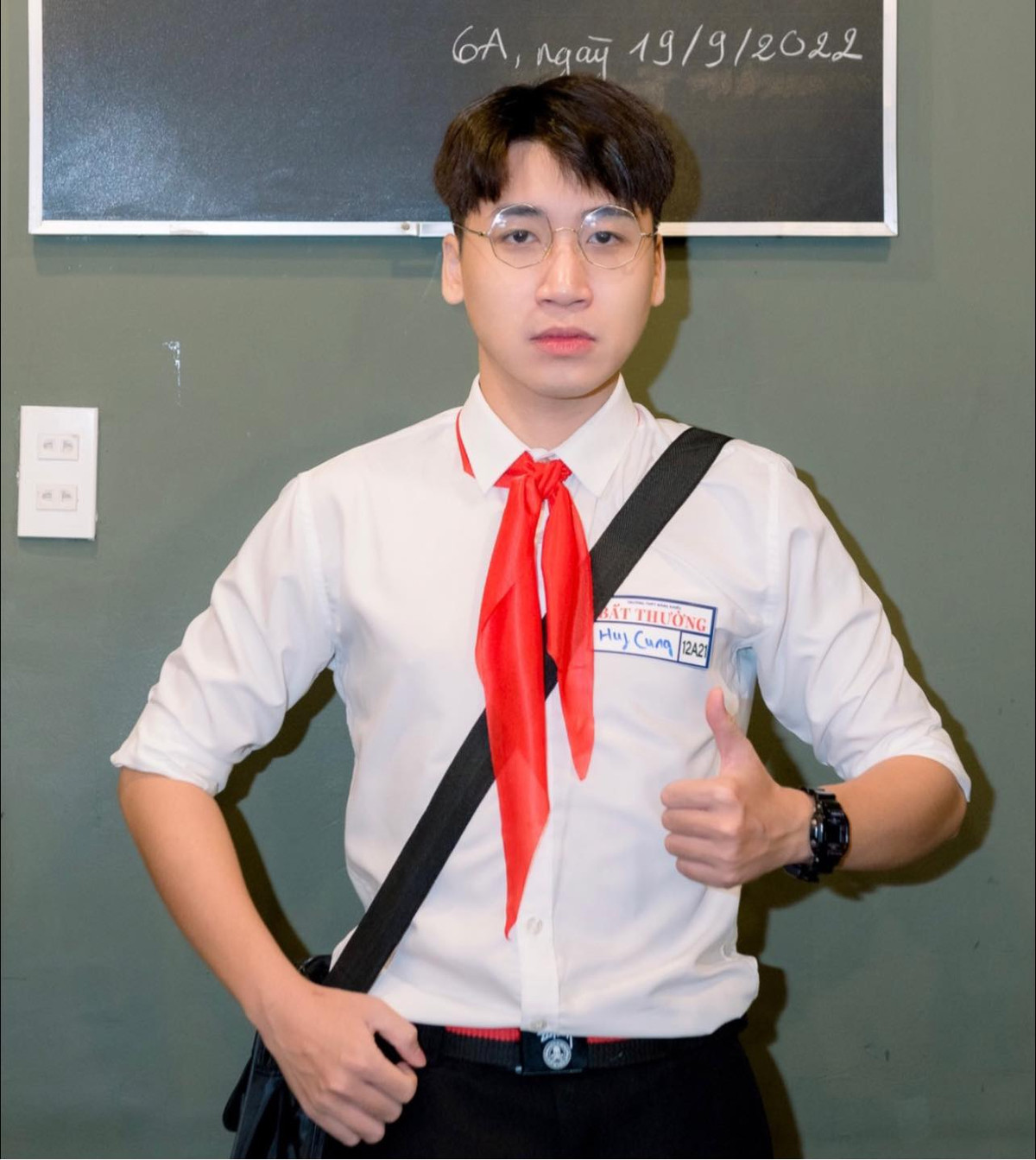 Huy nổi tiếng với nhiều Vlog như: Ước mơ nổi tiếng, Ngoại hình hay thần thái, Sợ lắm cái thứ canh thiếu muối,...