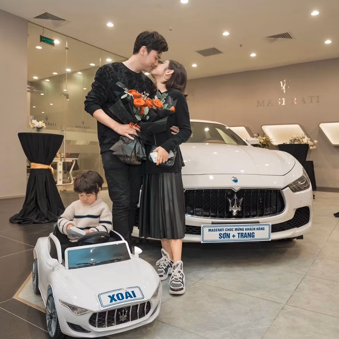 Cách đây khoảng 7 năm, Trang Lou (SN 1995) là một trong những hot girl Hà Thành đình đám bởi sở hữu vẻ ngoài xinh đẹp và có tình yêu lâu năm với Tùng Sơn. Cả hai bắt đầu yêu kể từ khi vẫn còn đang học cấp 3.