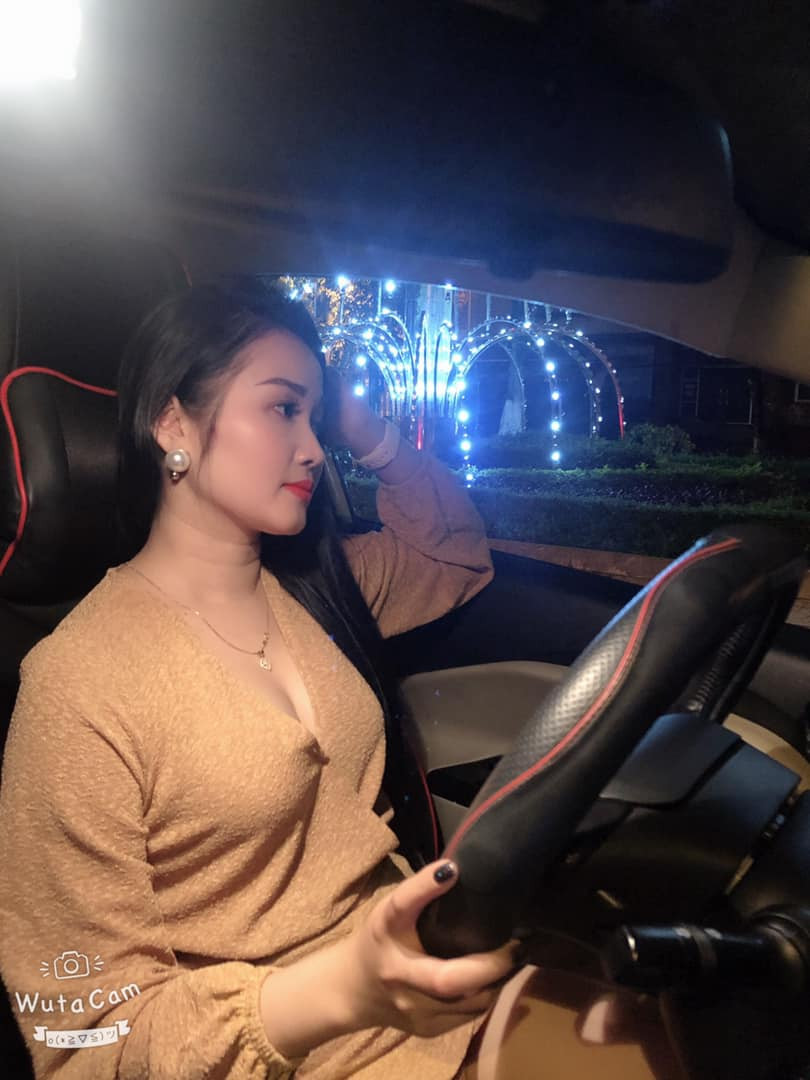 Tiến Linh và Ngọc Quyên quen nhau từ năm 2017 và có 5 tháng tìm hiểu trước khi chính thức hẹn hò. Giữa tháng 10 vừa qua từng có tin đồn cả hai đã "đường ai nấy đi" khi nữ diễn viên múa không chúc mừng sinh nhật bạn trai cùng với việc Tiến Linh xoá hết ảnh mặn nồng với bạn gái trên trang cá nhân. Dù vậy, cả hai đều không lên tiếng chính thức về việc này.