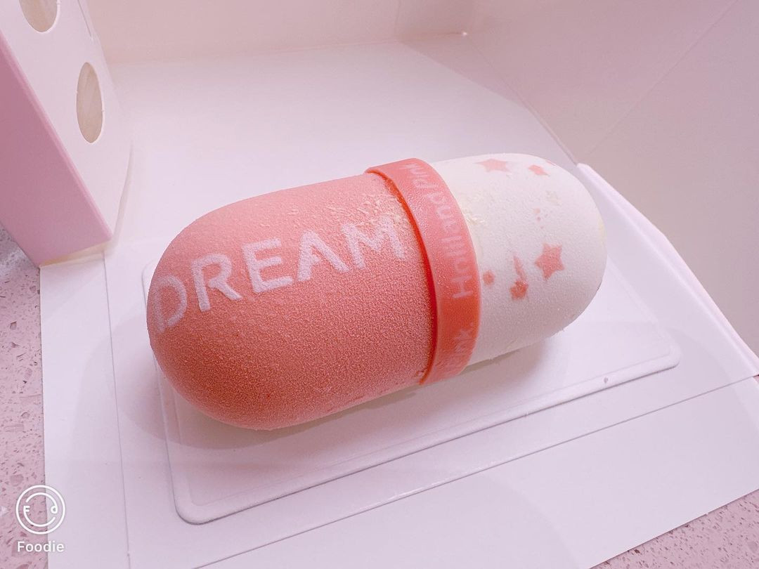 Một mầu bánh cực bánh bèo của tiệm bánh này.