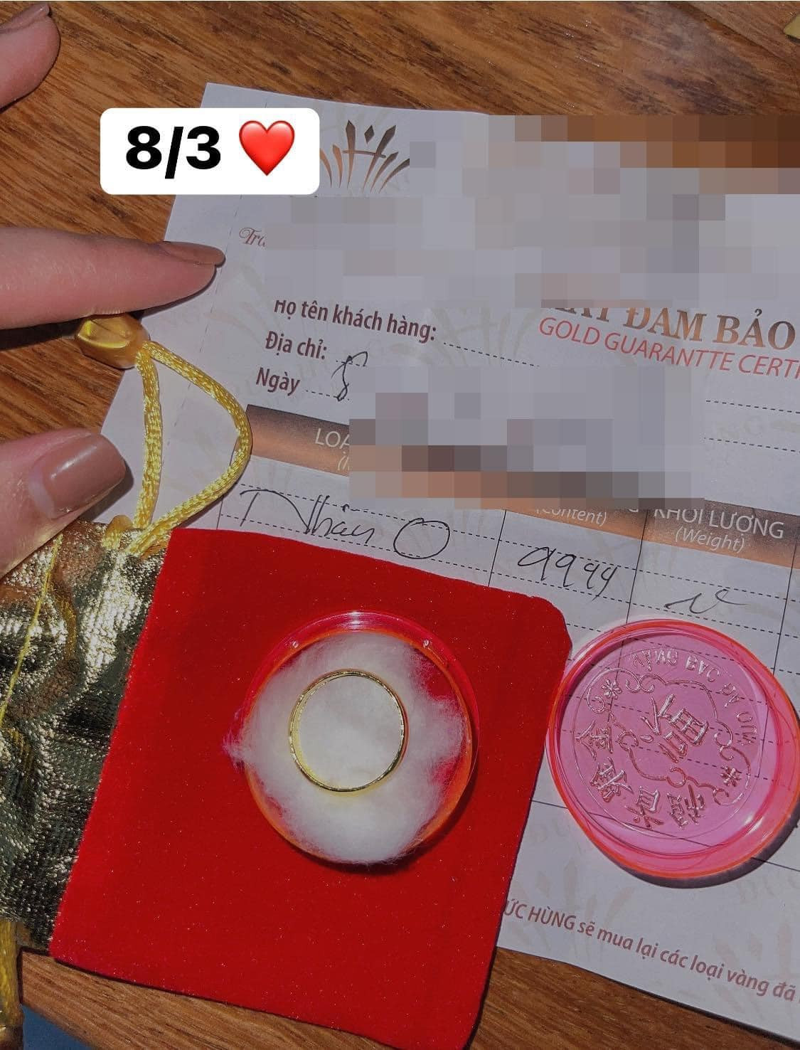 Ngày quốc tế phụ nữ cũng tặng vàng.