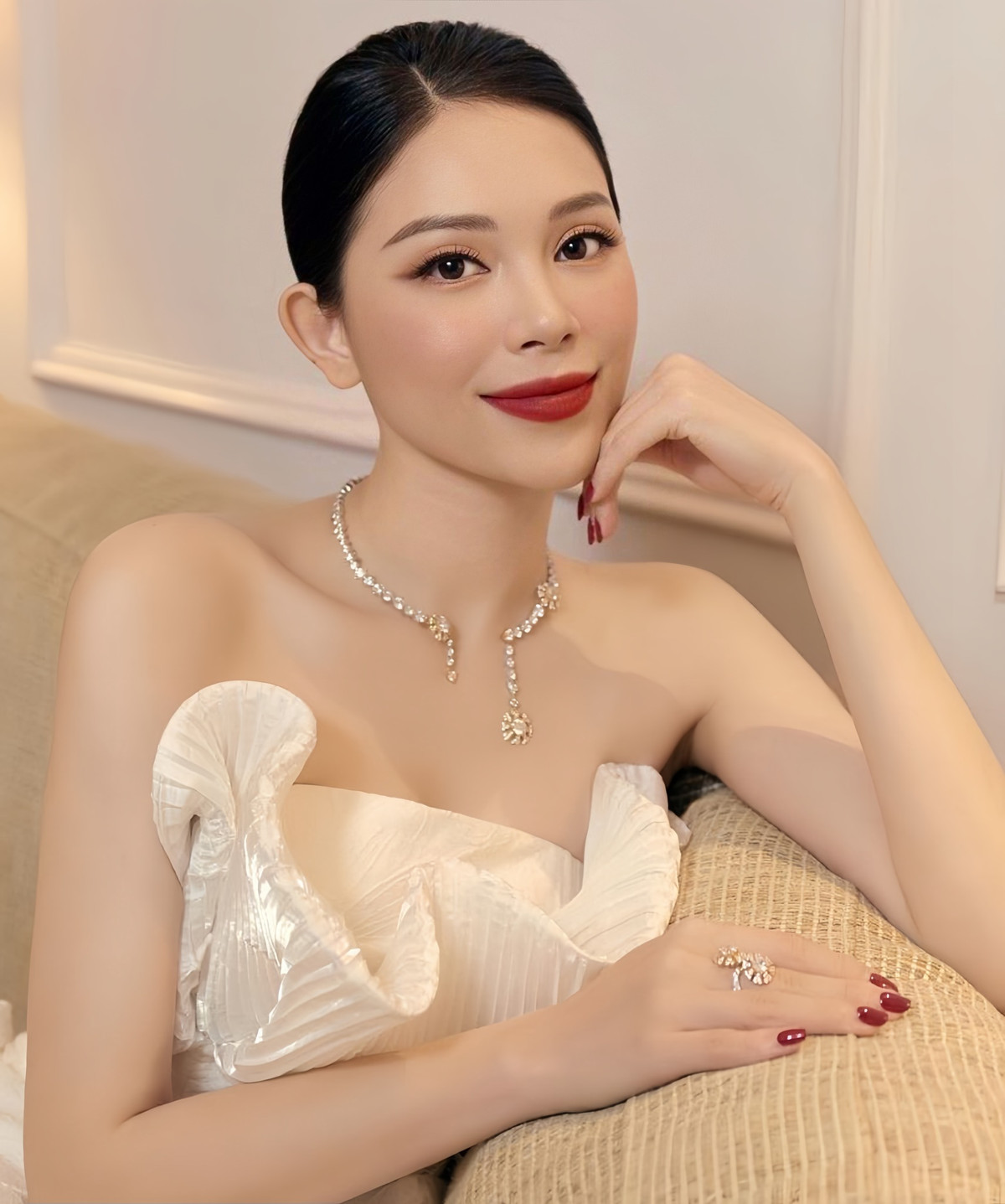 Nhiều người cho rằng, Lin Rin đang trong giai đoạn chăm và nuôi con nhỏ, mọi thứ nên đơn giản nhất có thể.