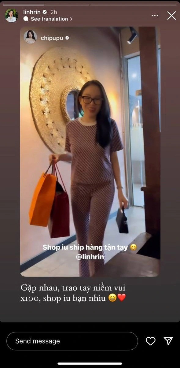Linh Rin cũng rất vui vẻ đăng lại story của Chi Pu. Có thể thấy cô cũng thoải mái chấp nhận hình ảnh gần gũi này của mình.