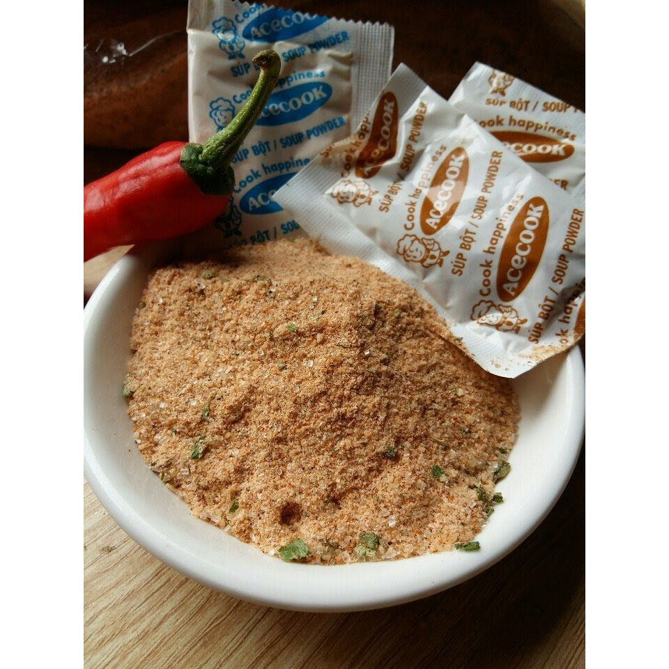  Muối Hảo Hảo là một loại gia vị được rất nhiều người yêu thích vì vị chua ngọt, dễ ăn của nó. Không chỉ dùng để nấu mì, gói muối này còn cực "đa năng" khi được sử dụng để chấm hoa quả, chấm thịt luộc,... Chính bởi vậy mà khi muốn ăn, nhiều người phải để dành từng gói một, thậm chí chỉ ăn muối chứ không dùng vắt mì.