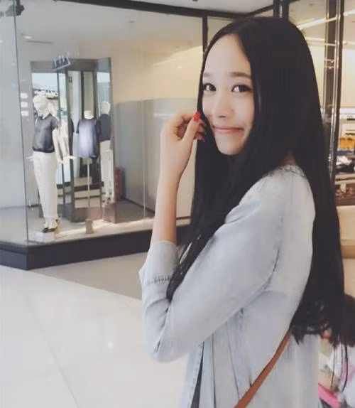 Sau khi kết thúc tốt nghiệp trung học, thi vào một trường cao đẳng, Tống Tư Nguyên đã hạ quyết tâm phải giảm cân. Cô nàng thầm nhủ, cả thời học sinh đã bị hủy hoại bởi biệt danh đó, không lẽ thời sinh viên cũng bị hủy bởi cân nặng quá khổ của mình.