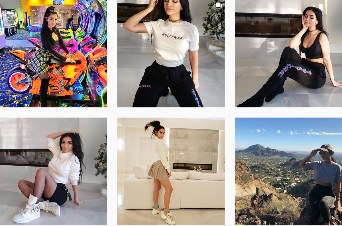 Nhờ khả năng chơi game giỏi, phong cách trò chuyện thu hút, SSSniperWolf sở hữu 18,4 triệu người đăng ký theo dõi trên blog và 4,7 triệu follow trên trang Instagram cá nhân.