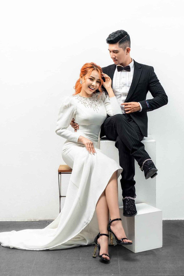 Lương Bằng Quang cảm thấy rất tự hào bởi những gì bạn gái đã đạt được. Theo anh, nút bạc Youtube là minh chứng nguồn năng lượng tích cực mà Ngân 98 truyền đến mọi người. Đây là điều mà ít ai có thể làm được.